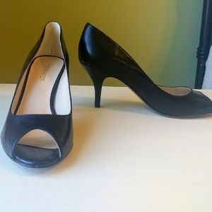 Nine west peep toe heels, black leather, size 6.5